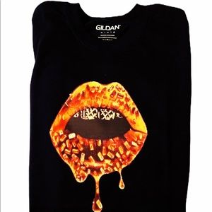 Lips drip like 🍯 T-shirt